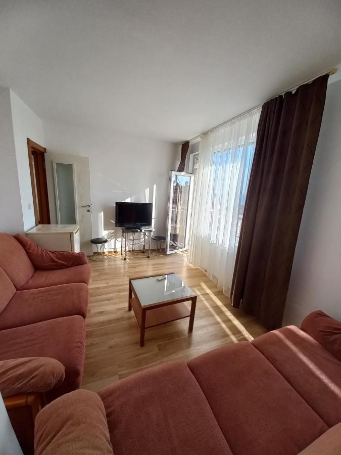 Guest House Rona - Free Parking And Sea View Sveti Vlas Bagian luar foto