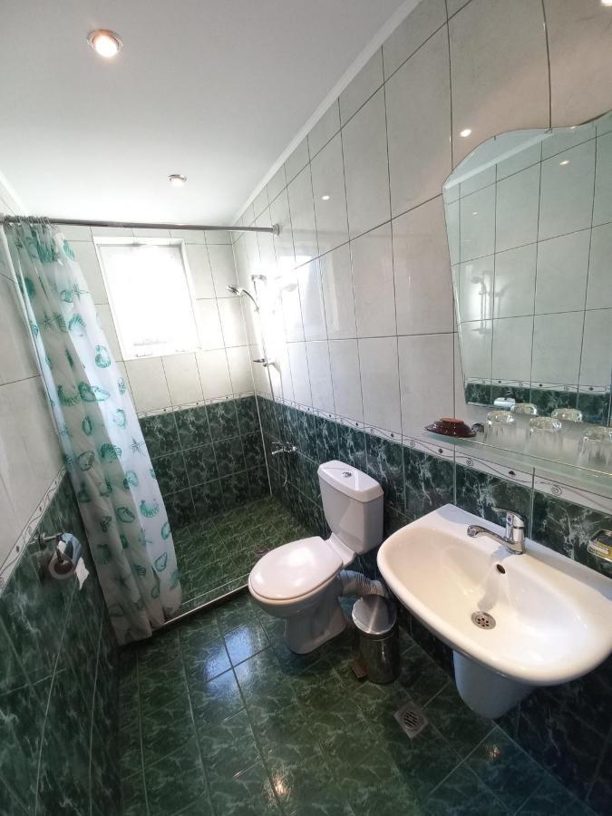Guest House Rona - Free Parking And Sea View Sveti Vlas Bagian luar foto