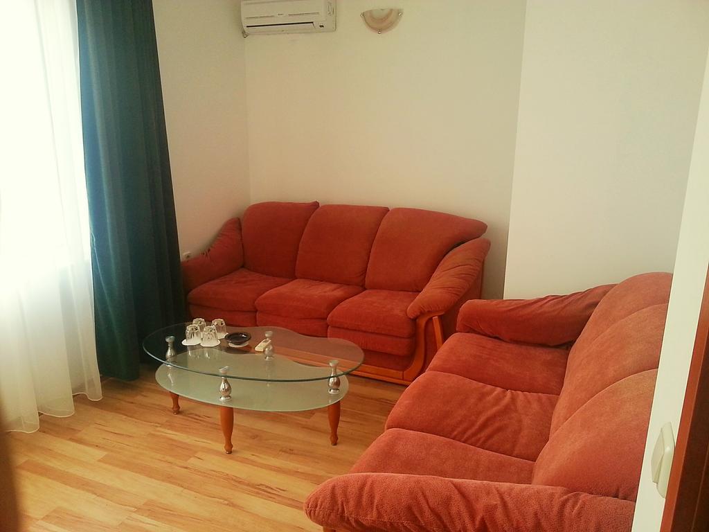 Guest House Rona - Free Parking And Sea View Sveti Vlas Bagian luar foto